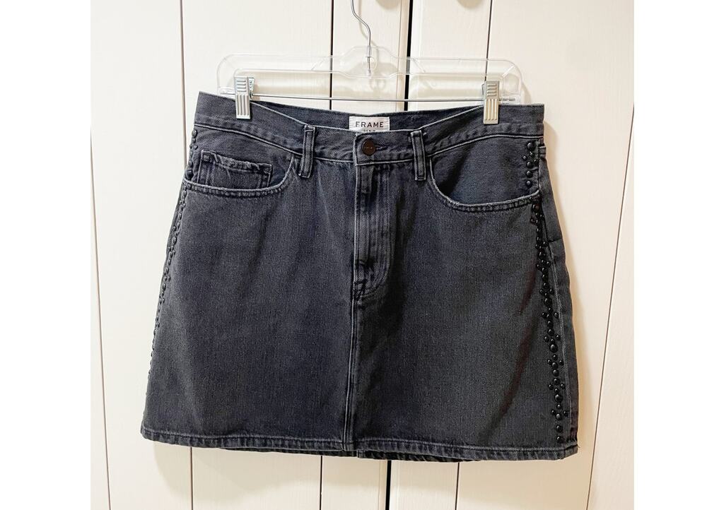 Frame studded gray Motif Denim Mini Skirt in Dryden Size 33